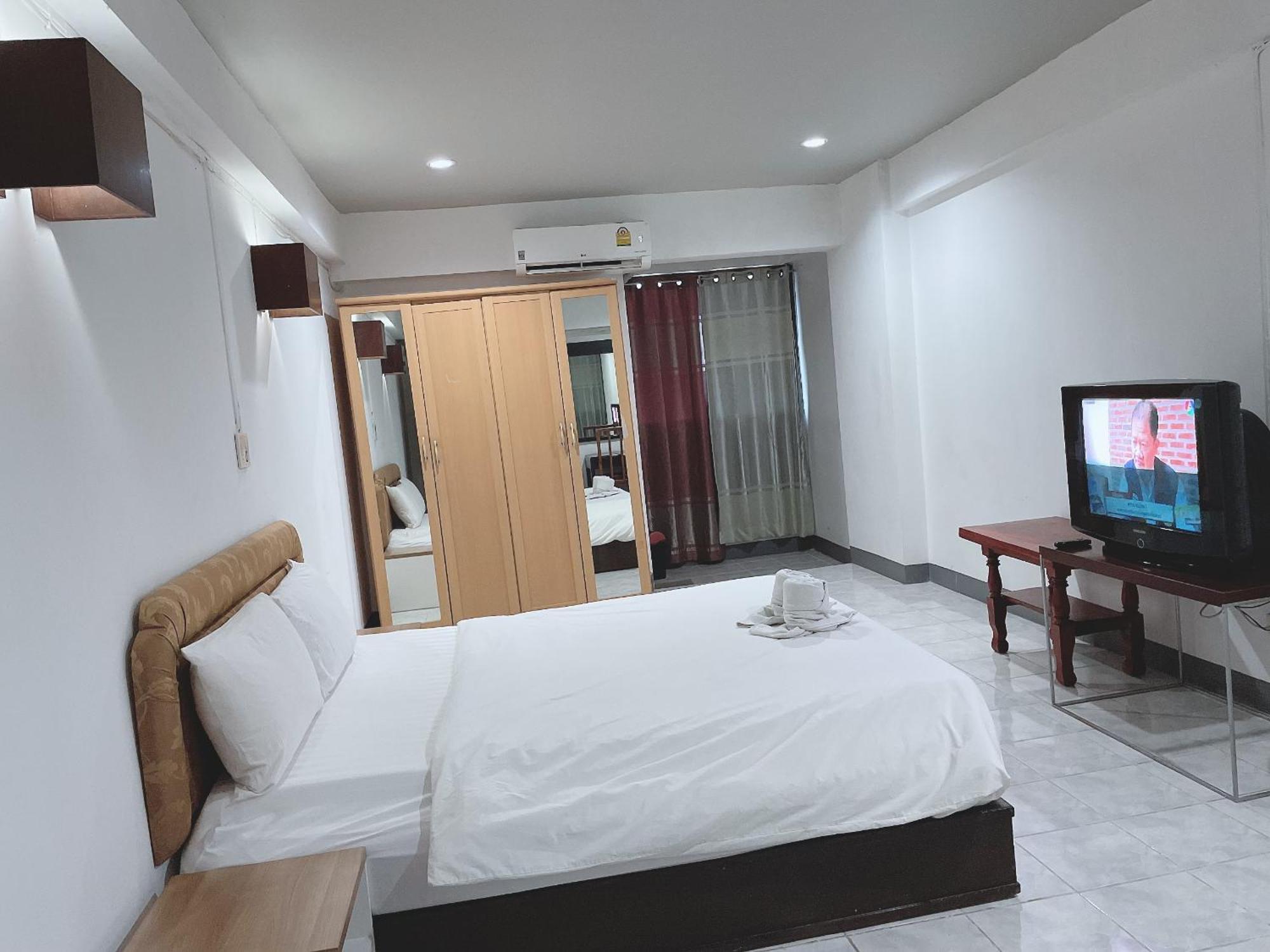 โรงแรมวินบางนา Win Bangna Hotel Бангкок Екстер'єр фото