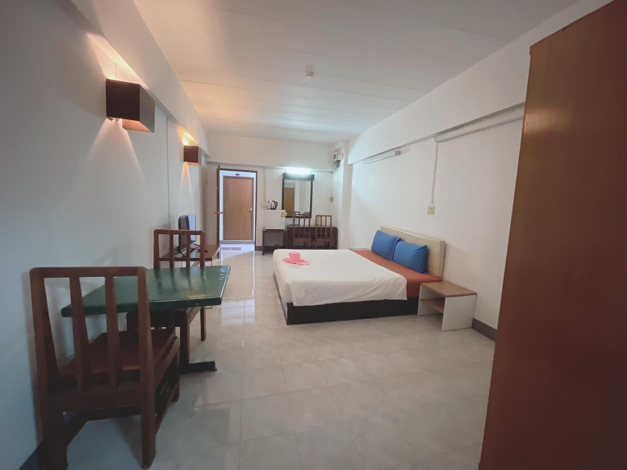 โรงแรมวินบางนา Win Bangna Hotel Бангкок Екстер'єр фото
