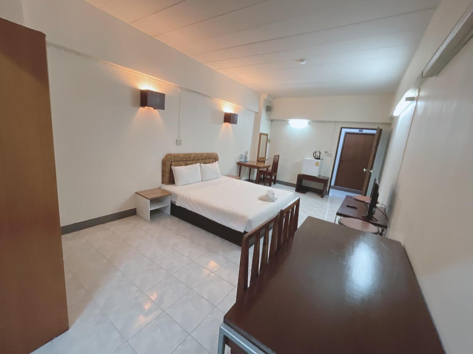 โรงแรมวินบางนา Win Bangna Hotel Бангкок Екстер'єр фото