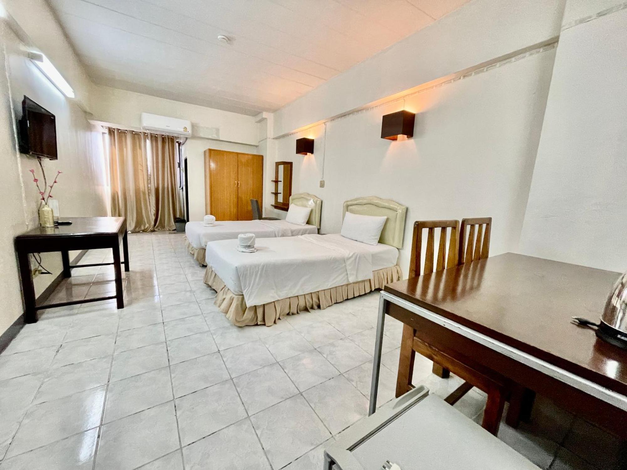 โรงแรมวินบางนา Win Bangna Hotel Бангкок Екстер'єр фото